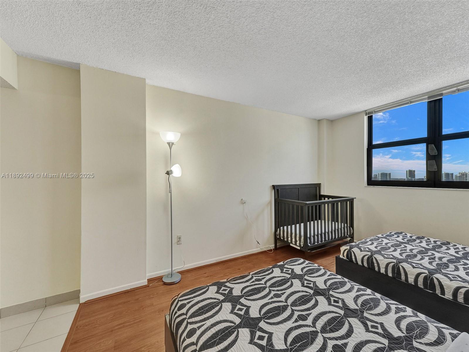 See details 2316 1 / 2 1061 sq. ft. $ 2025-10-08 0 Photo