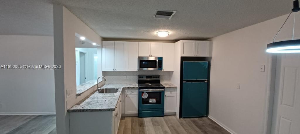 Ver detalles / sq. ft. $ 2025-10-08 0 foto