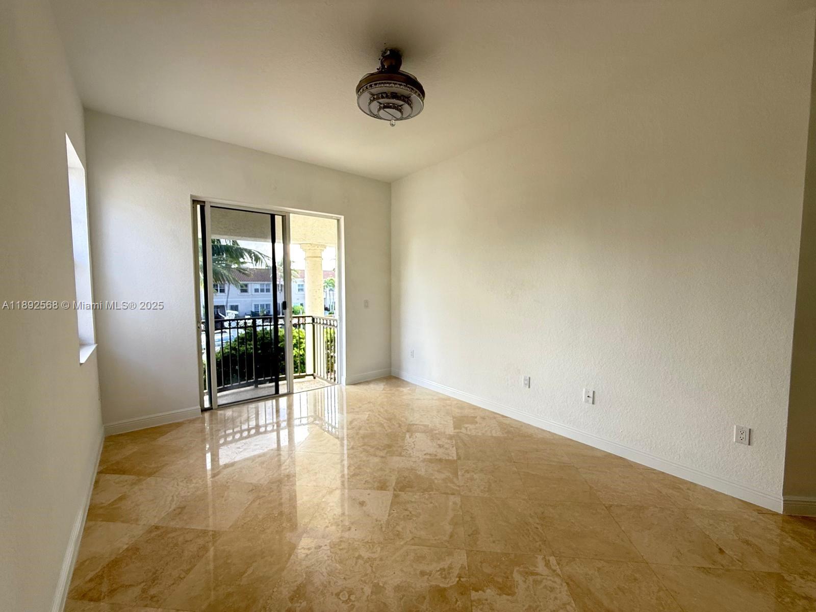 Photo of 996 Sanibel Dr  (996), Hollywood, Florida, 33019 - 