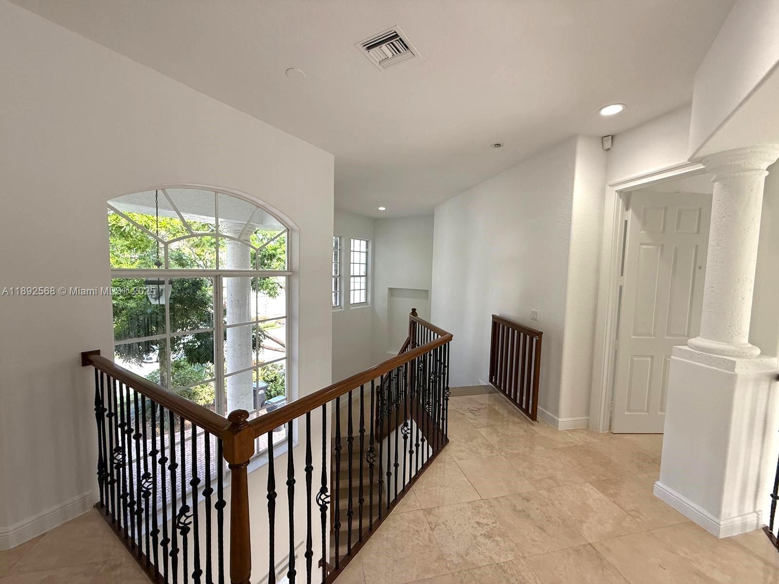 Photo of 996 Sanibel Dr  (996), Hollywood, Florida, 33019 - 