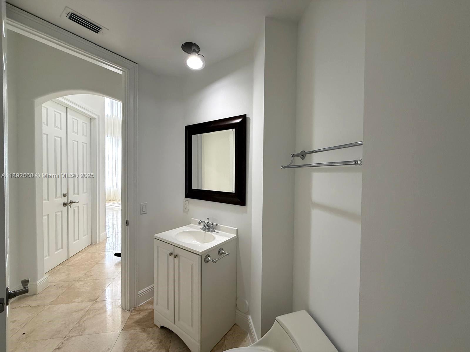 Photo of 996 Sanibel Dr  (996), Hollywood, Florida, 33019 - 