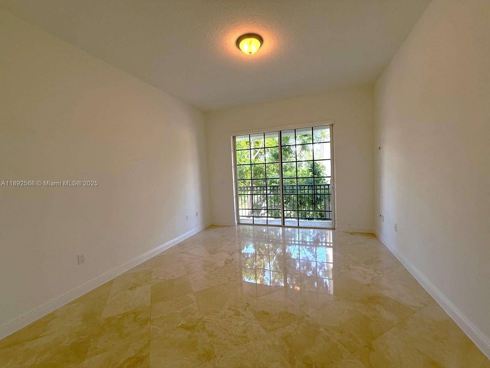 Photo of 996 Sanibel Dr (996), Hollywood, Florida, 33019 -