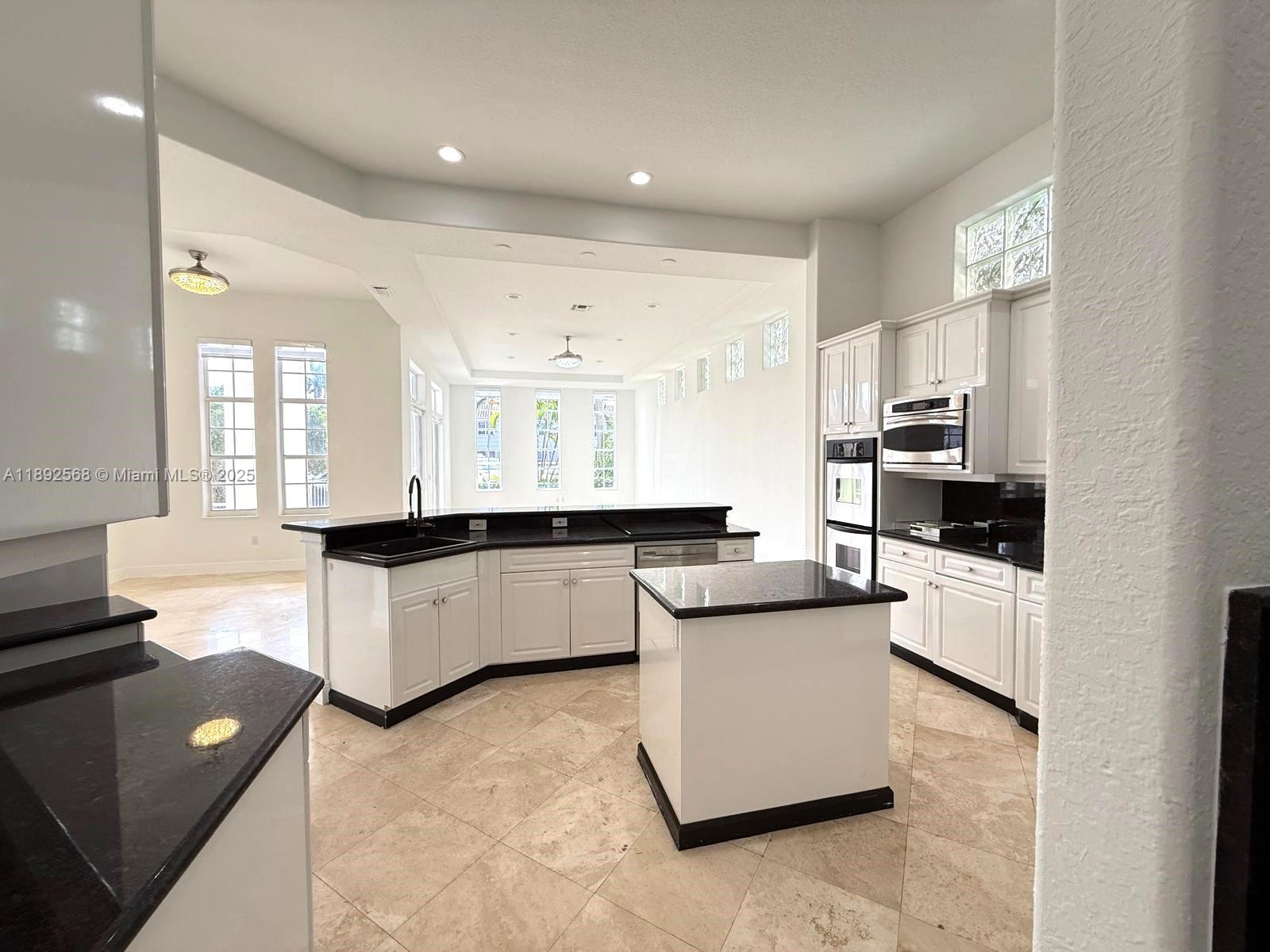 Photo of 996 Sanibel Dr  (996), Hollywood, Florida, 33019 - 