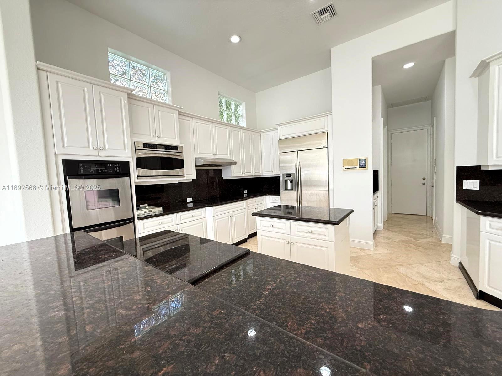 Photo of 996 Sanibel Dr  (996), Hollywood, Florida, 33019 - 