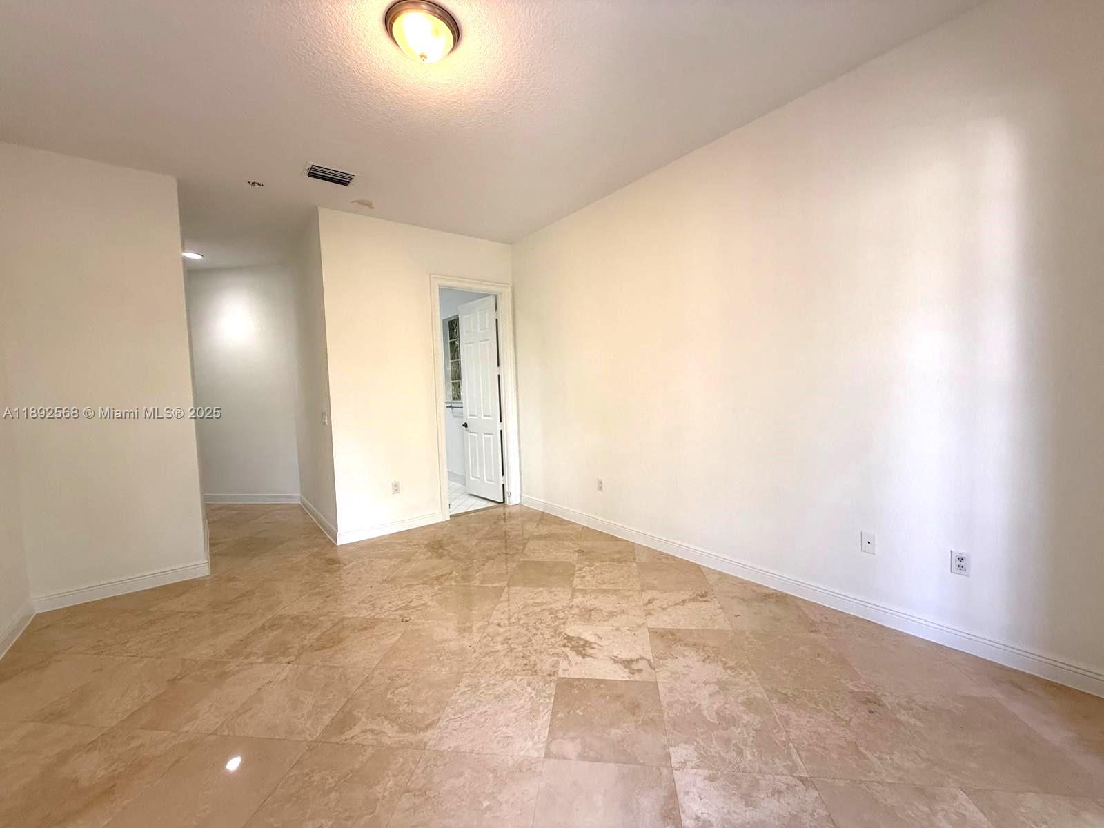 Photo of 996 Sanibel Dr (996), Hollywood, Florida, 33019 -