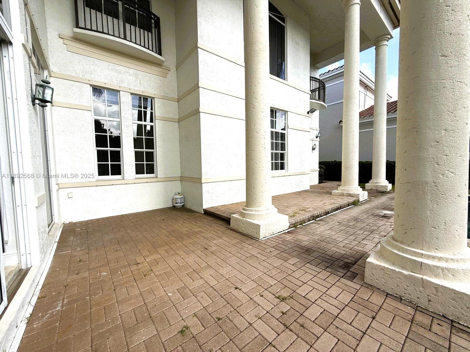 Photo of 996 Sanibel Dr  (996), Hollywood, Florida, 33019 - 