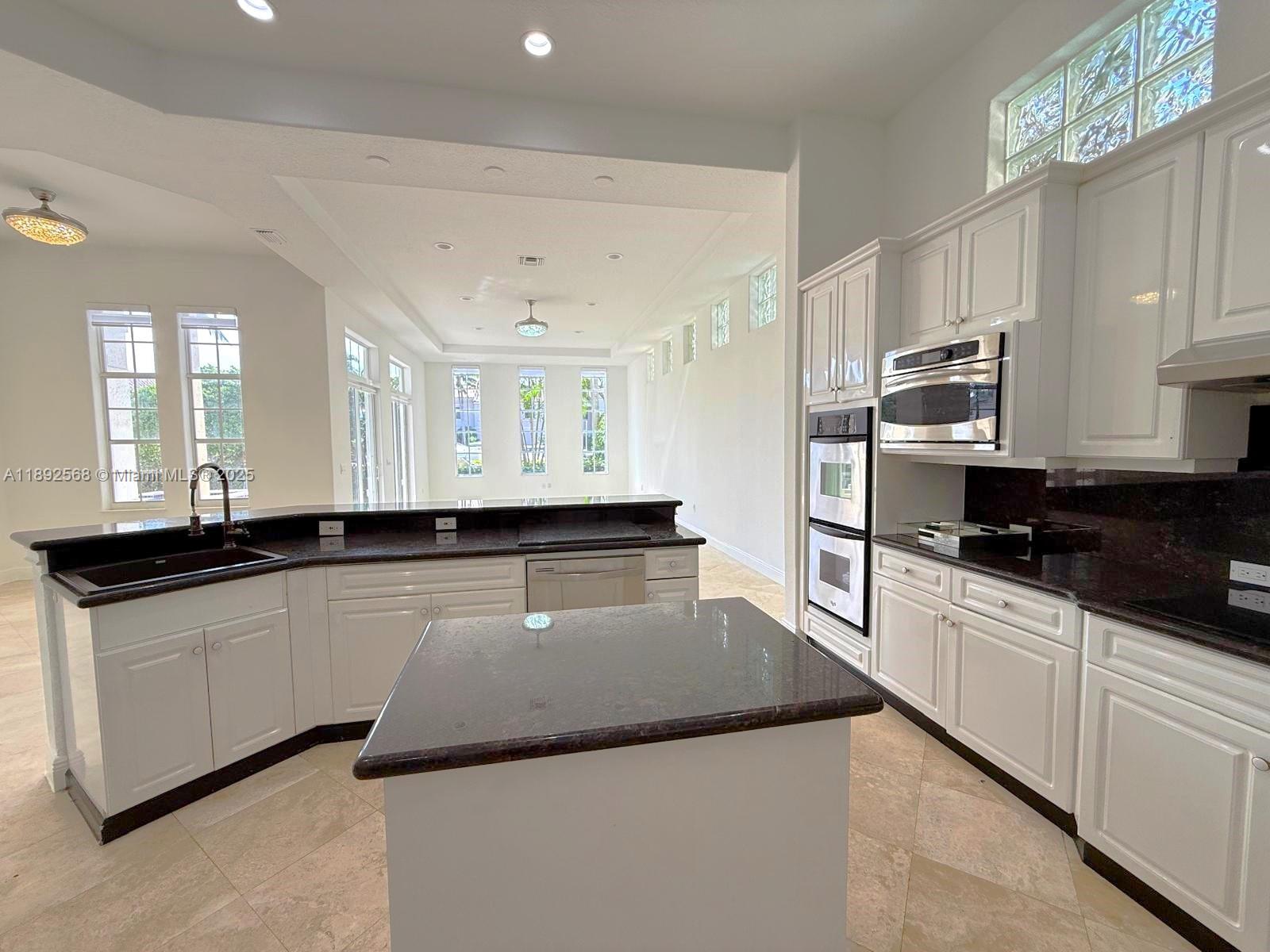 Photo of 996 Sanibel Dr  (996), Hollywood, Florida, 33019 - 