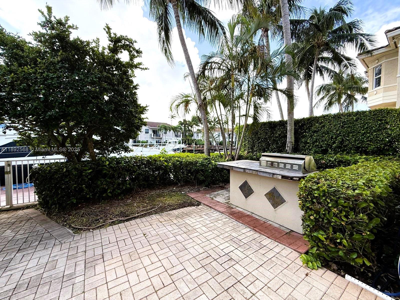 Photo of 996 Sanibel Dr  (996), Hollywood, Florida, 33019 - 