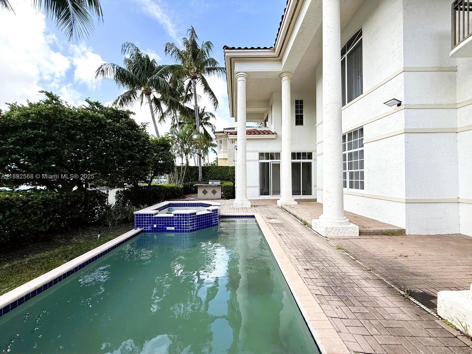 Photo of 996 Sanibel Dr  (996), Hollywood, Florida, 33019 - 