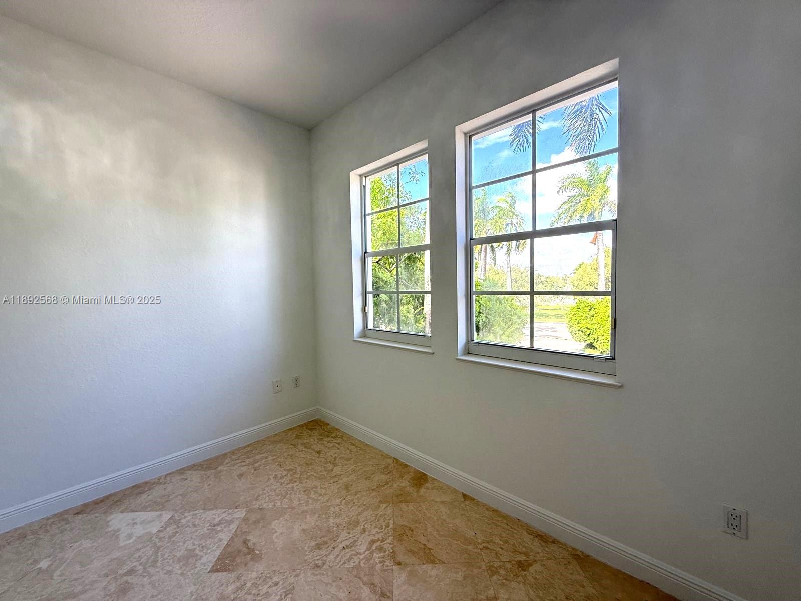 Photo of 996 Sanibel Dr (996), Hollywood, Florida, 33019 -