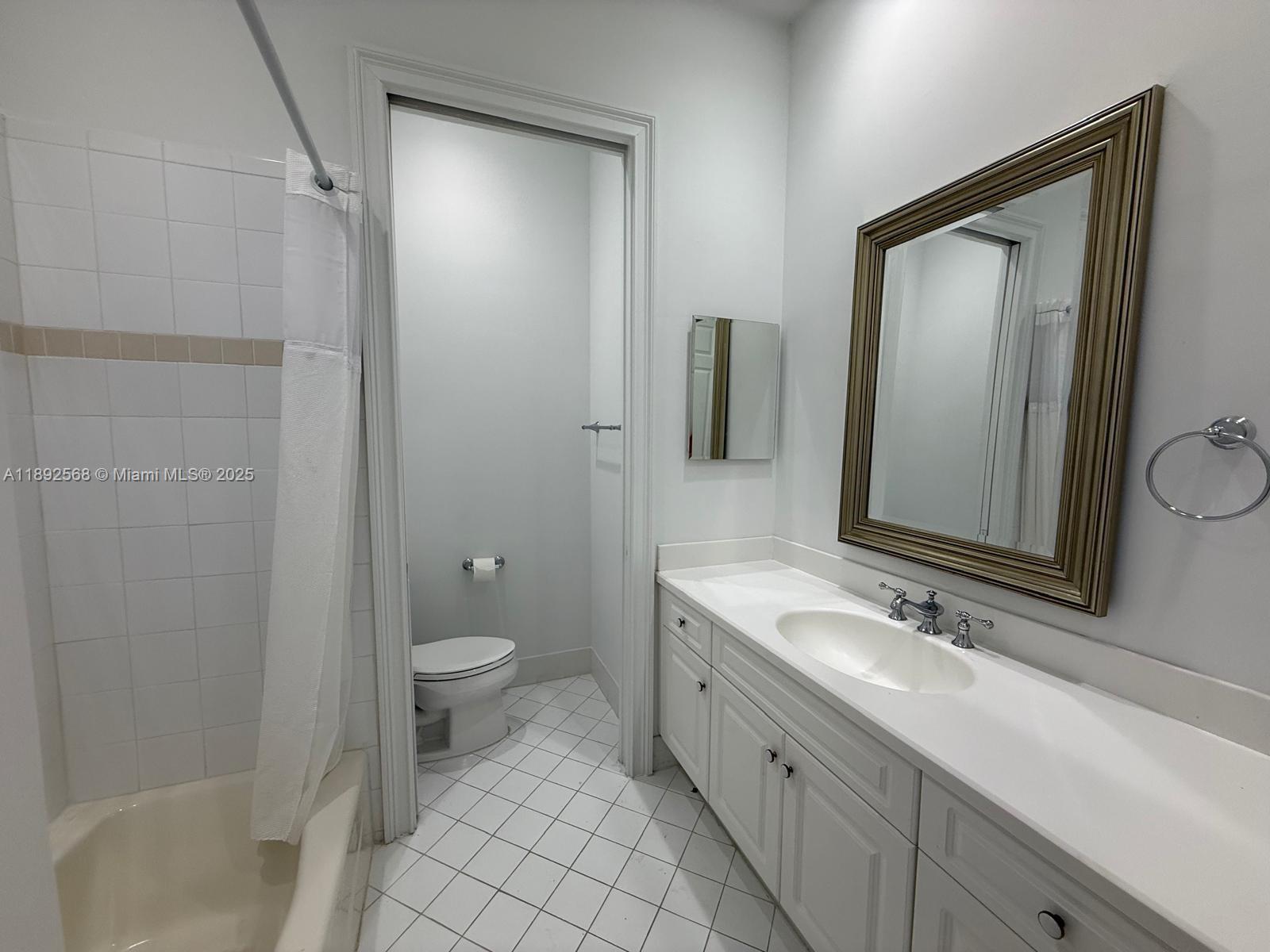Photo of 996 Sanibel Dr  (996), Hollywood, Florida, 33019 - 