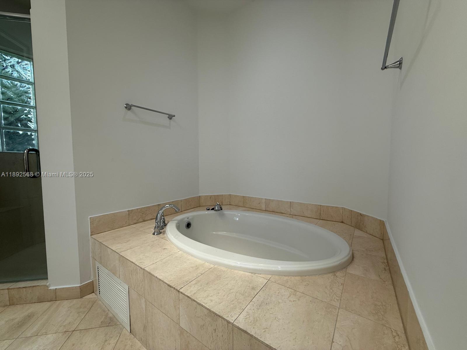 Photo of 996 Sanibel Dr  (996), Hollywood, Florida, 33019 - 
