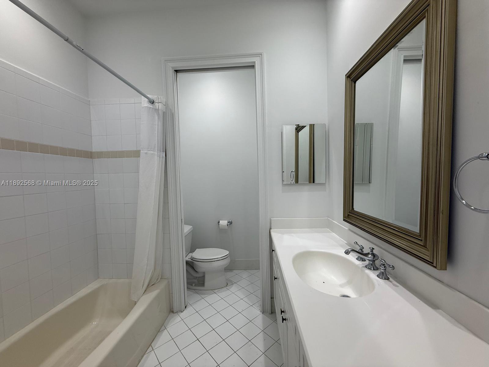Photo of 996 Sanibel Dr  (996), Hollywood, Florida, 33019 - 