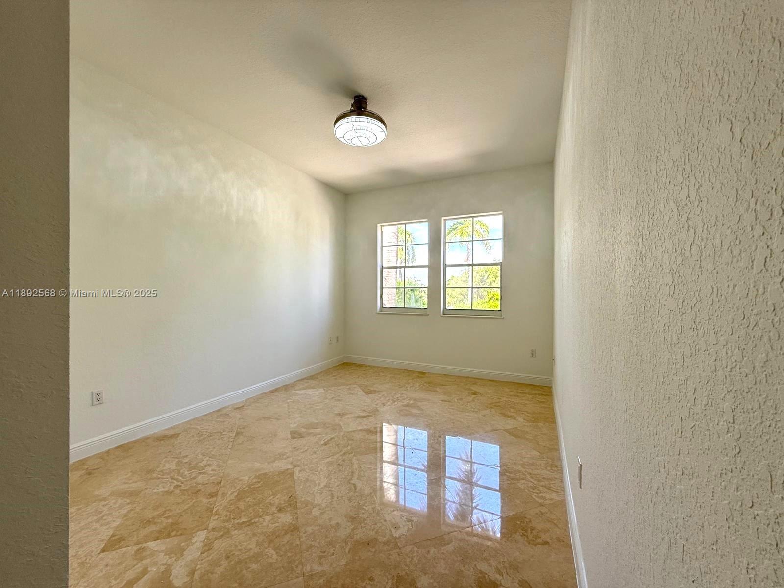 Photo of 996 Sanibel Dr  (996), Hollywood, Florida, 33019 - 