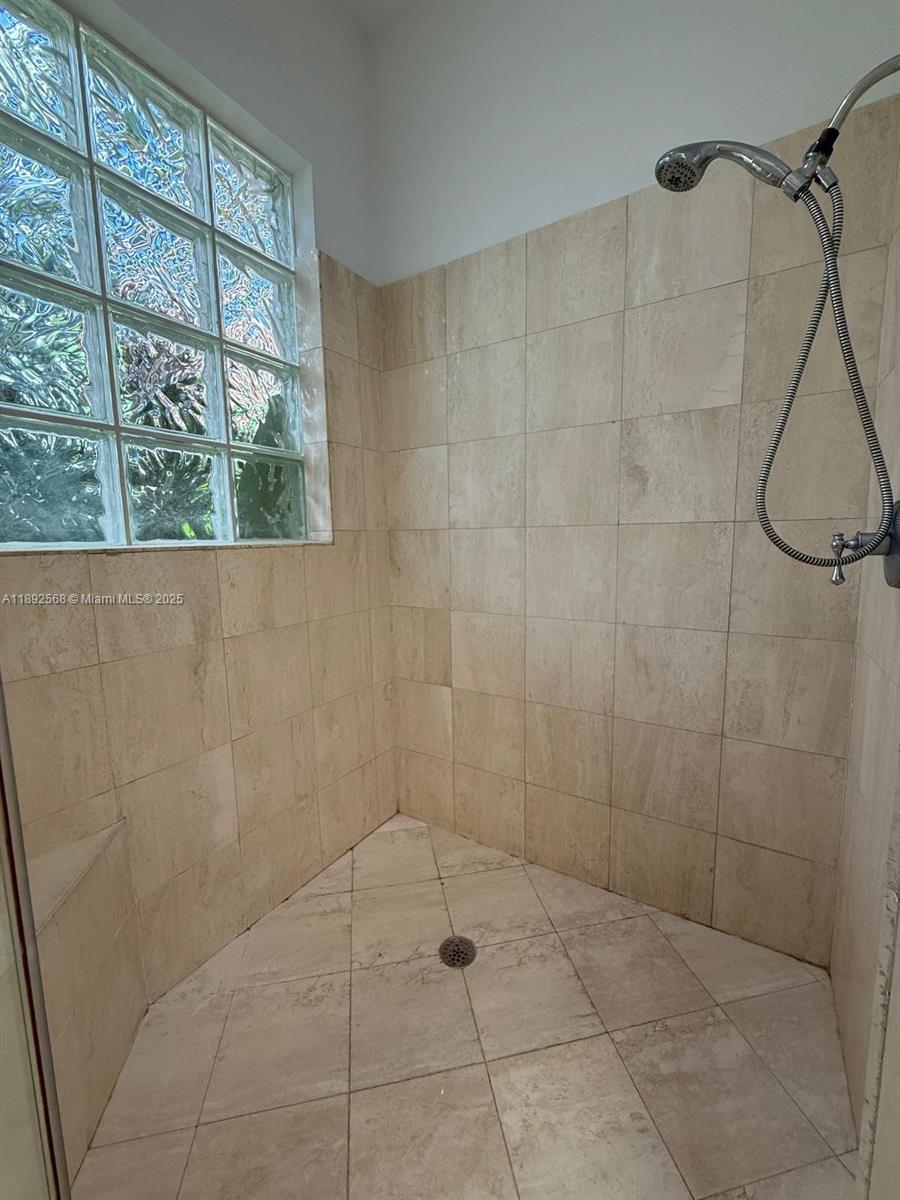 Photo of 996 Sanibel Dr  (996), Hollywood, Florida, 33019 - 