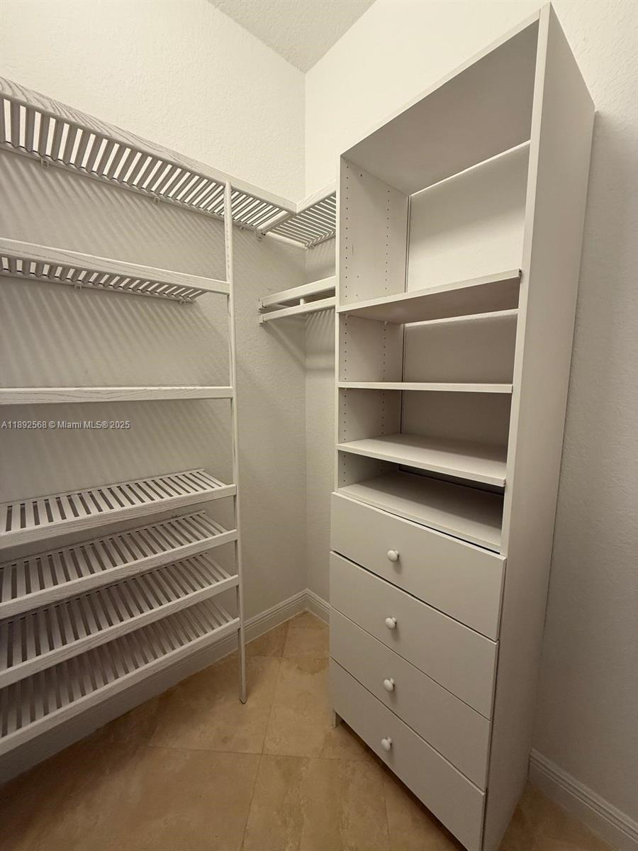 Photo of 996 Sanibel Dr  (996), Hollywood, Florida, 33019 - 
