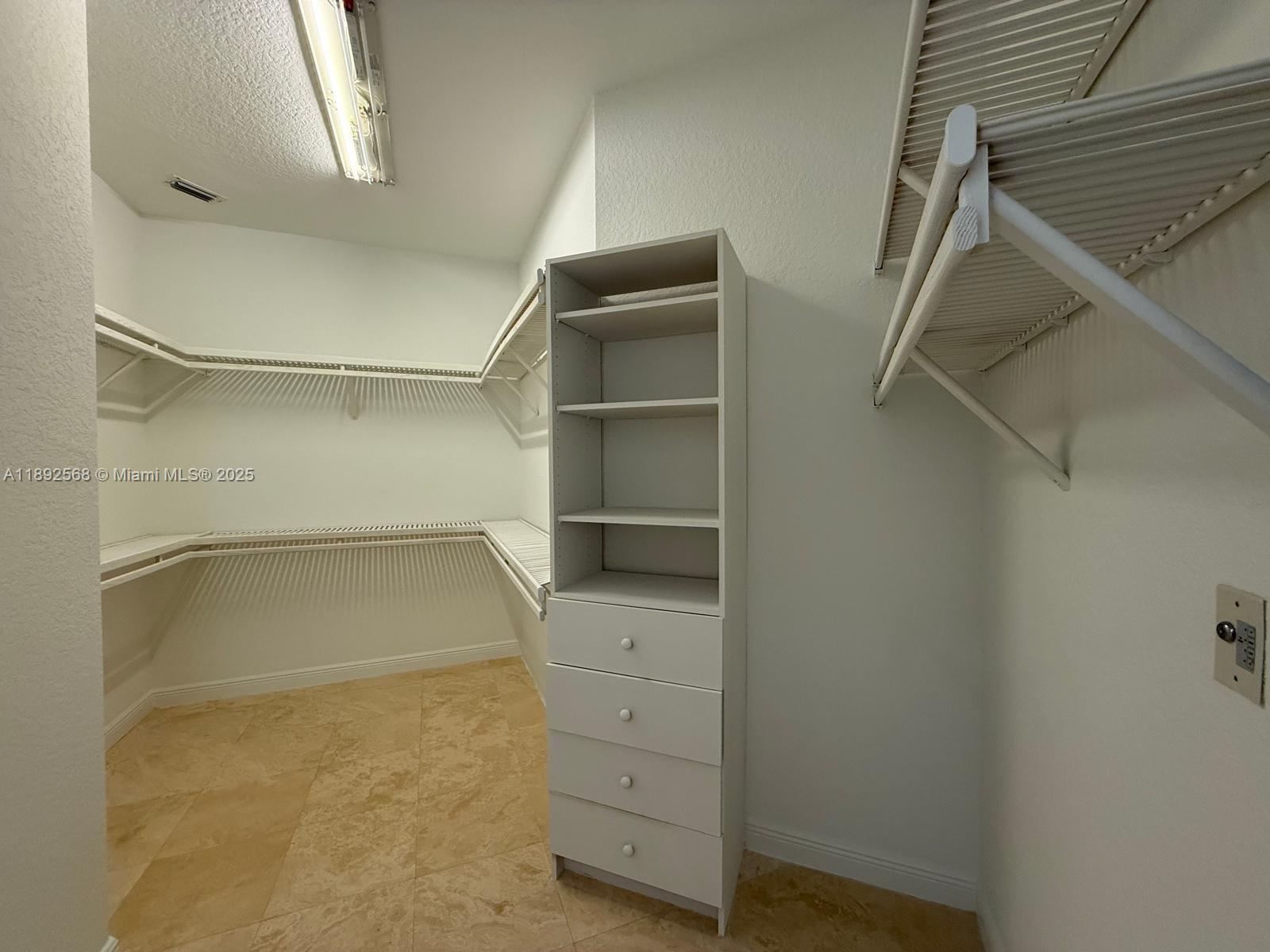 Photo of 996 Sanibel Dr  (996), Hollywood, Florida, 33019 - 