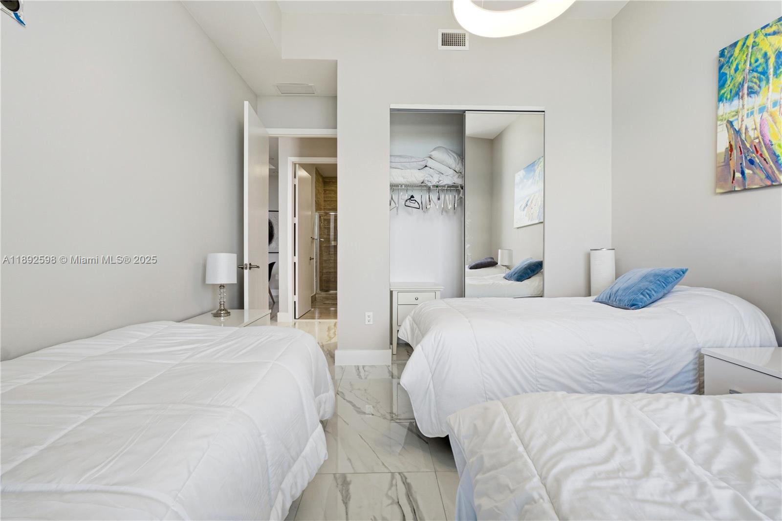 See details 3705 2 / 2 1435 sq. ft. $ 2025-10-08 0 Photo