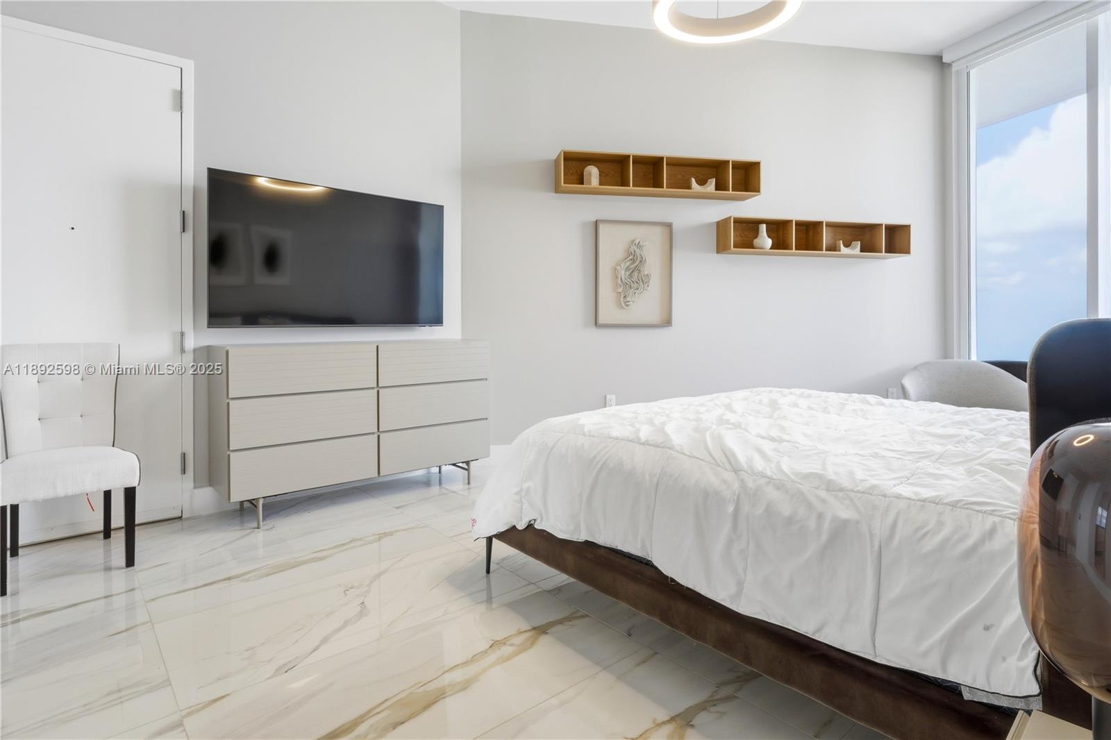 See details 3705 2 / 2 1435 sq. ft. $ 2025-10-08 0 Photo