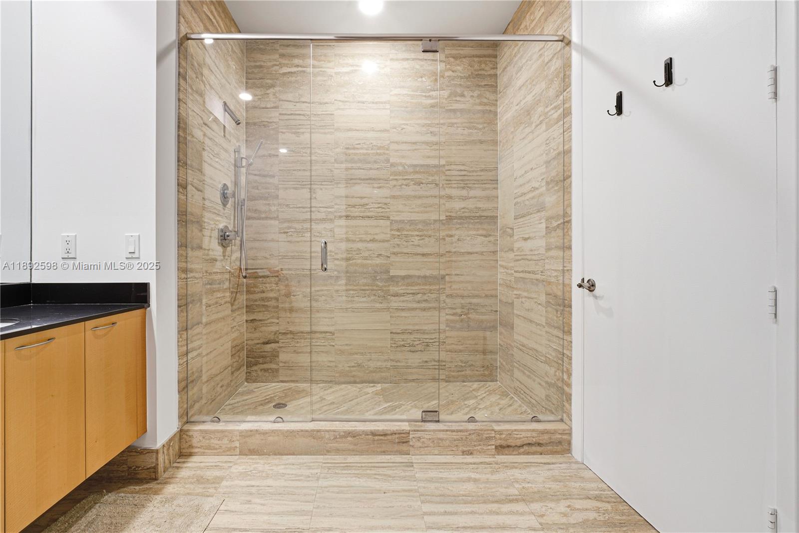 See details 3705 2 / 2 1435 sq. ft. $ 2025-10-08 0 Photo