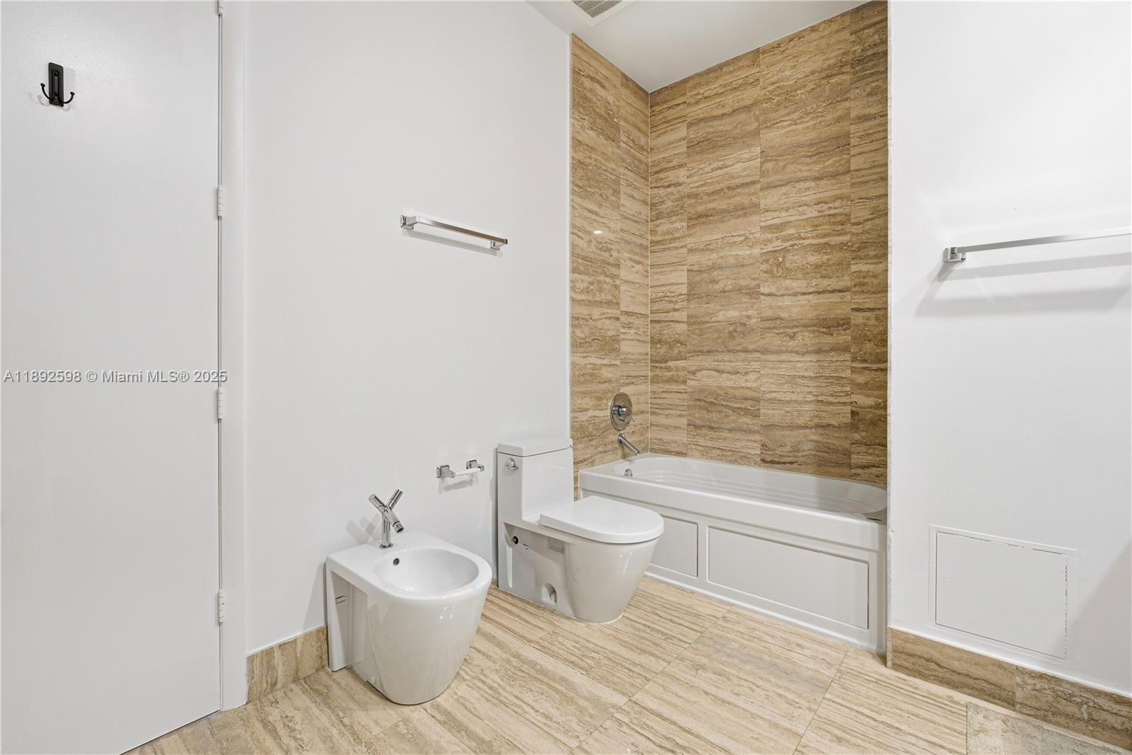 See details 3705 2 / 2 1435 sq. ft. $ 2025-10-08 0 Photo