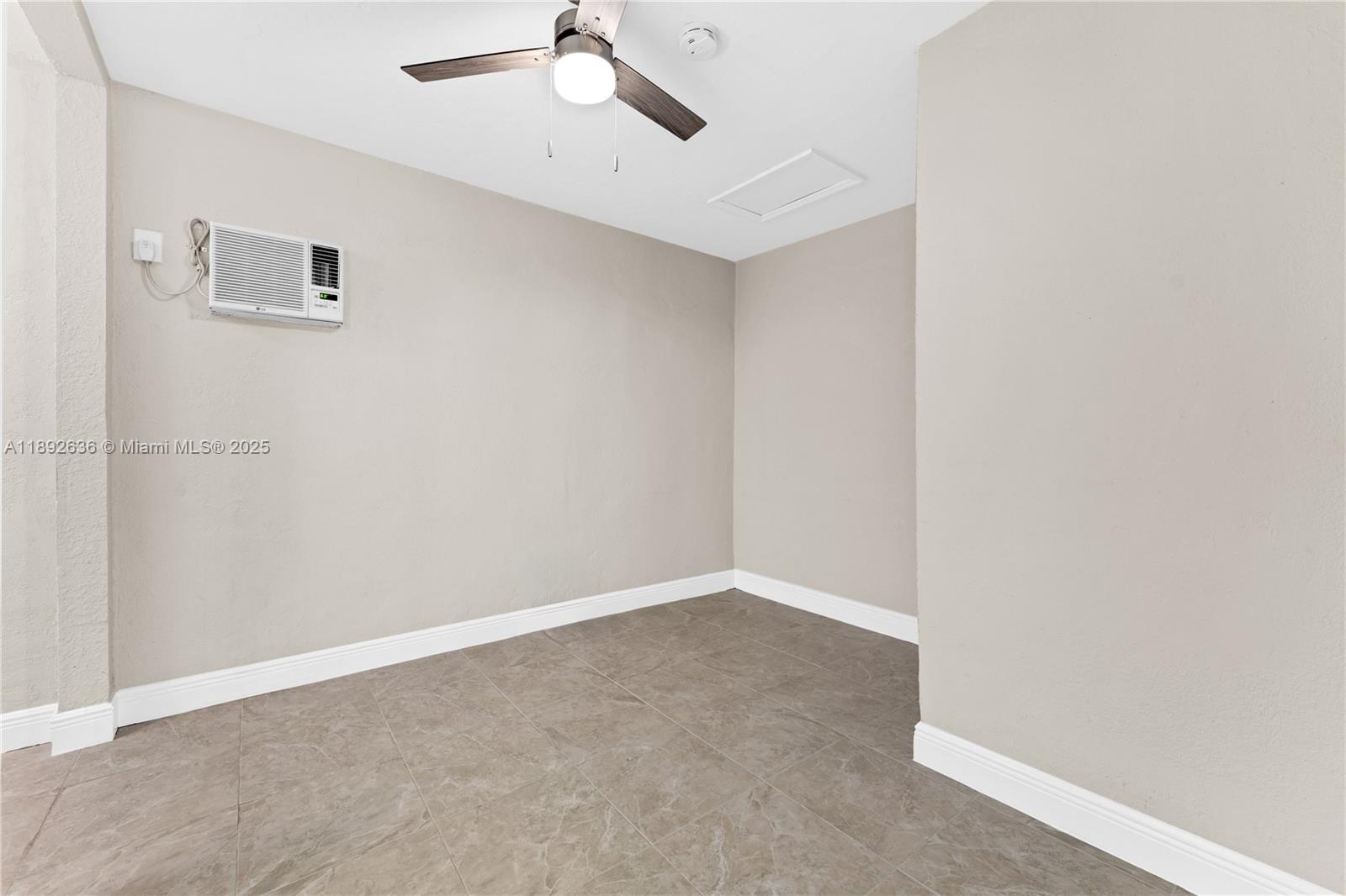 See details / 3026 sq. ft. $ 2025-10-08 0 Photo