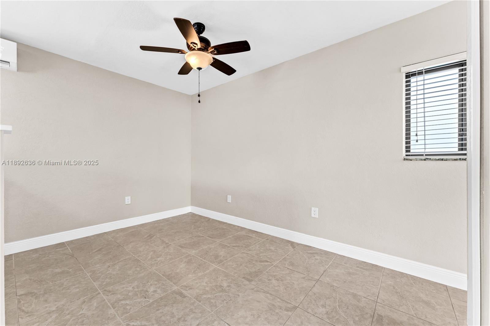 See details / 3026 sq. ft. $ 2025-10-08 0 Photo