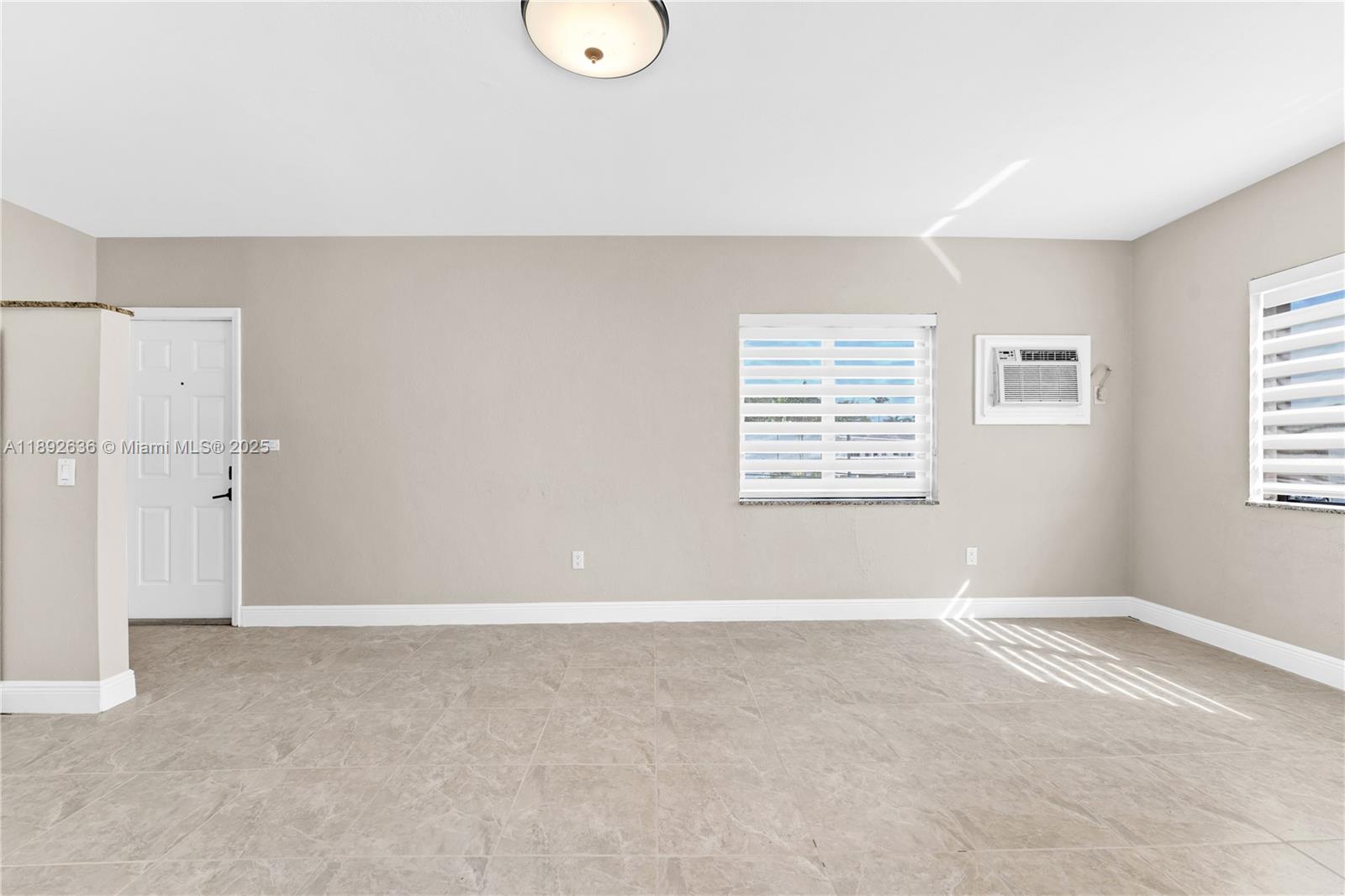 See details / 3026 sq. ft. $ 2025-10-08 0 Photo
