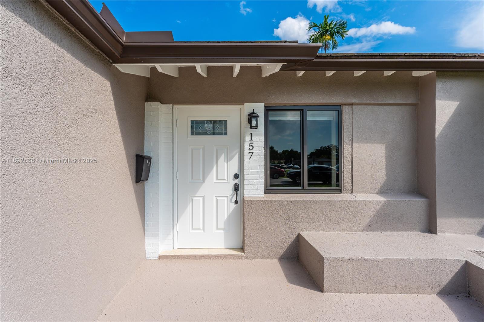 See details / 3026 sq. ft. $ 2025-10-08 0 Photo