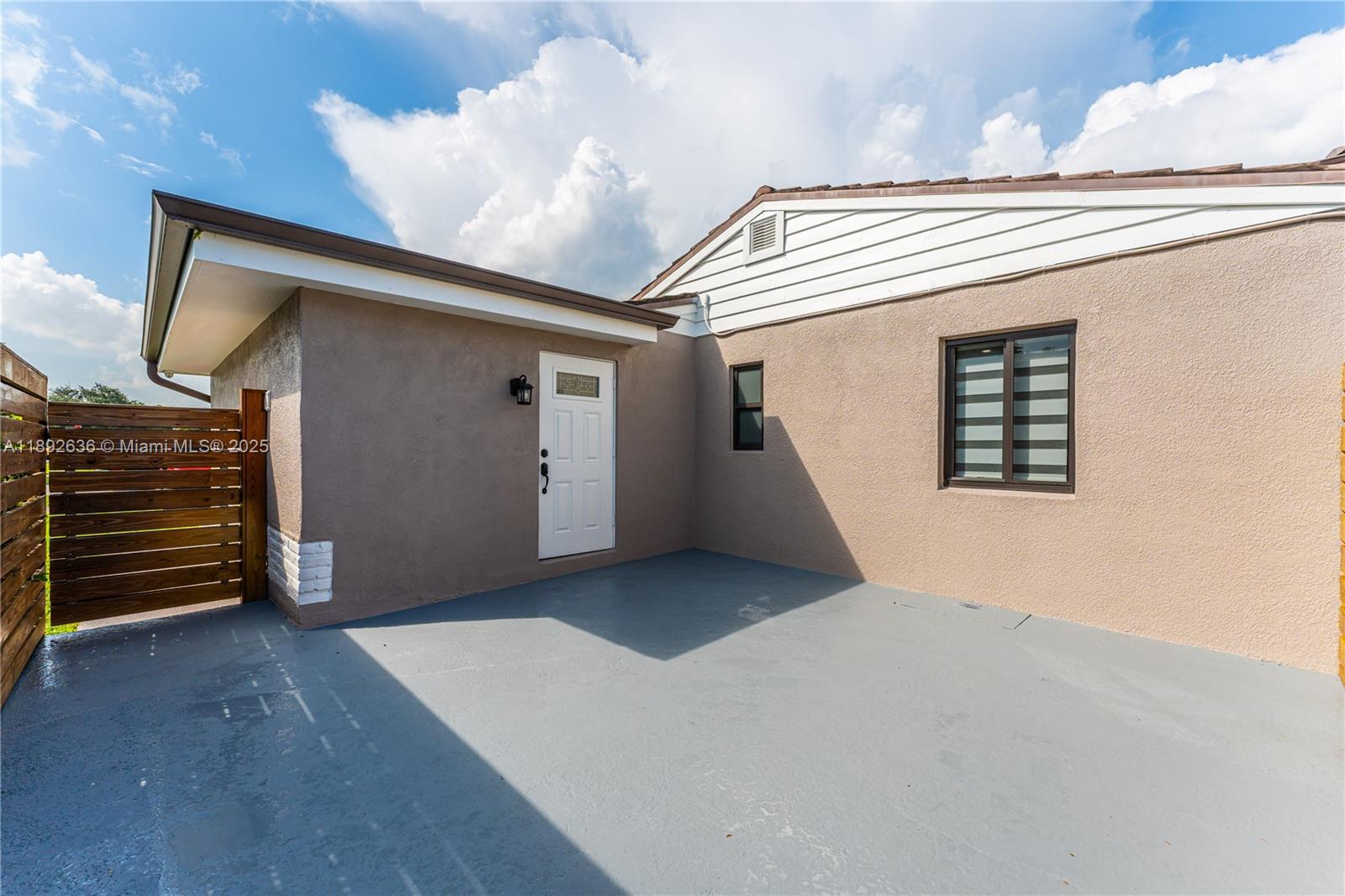 See details / 3026 sq. ft. $ 2025-10-08 0 Photo