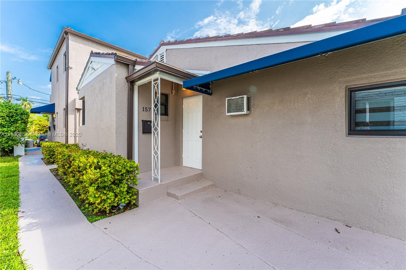 See details / 3026 sq. ft. $ 2025-10-08 0 Photo