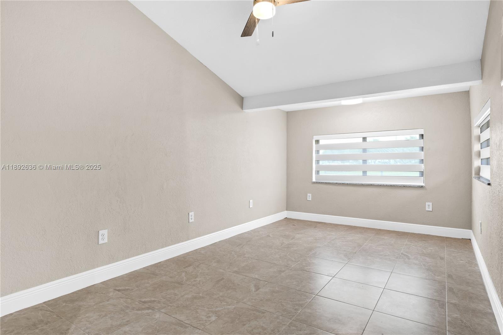 See details / 3026 sq. ft. $ 2025-10-08 0 Photo
