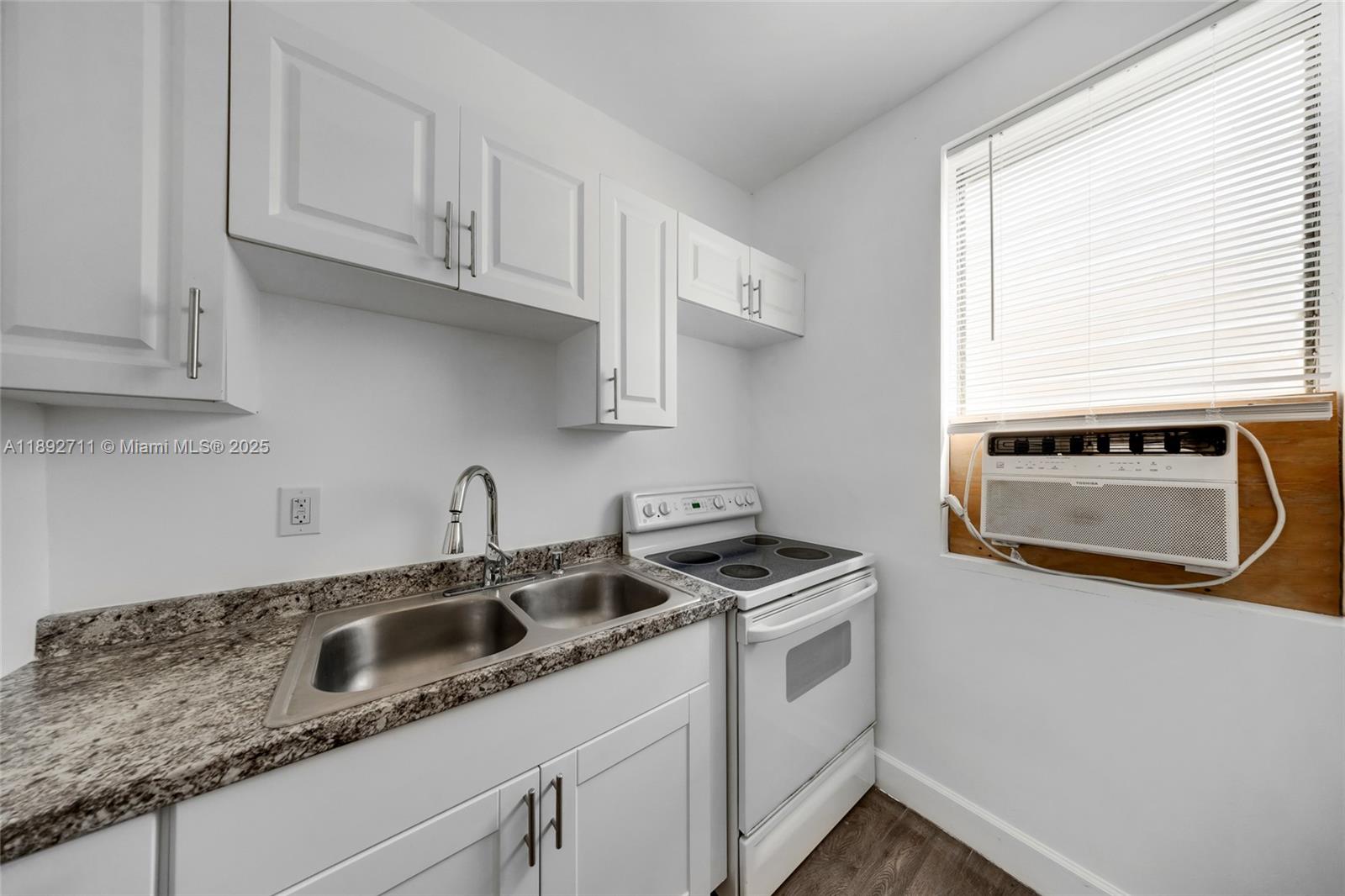 Ver detalles / sq. ft. $ 2025-10-08 0 foto