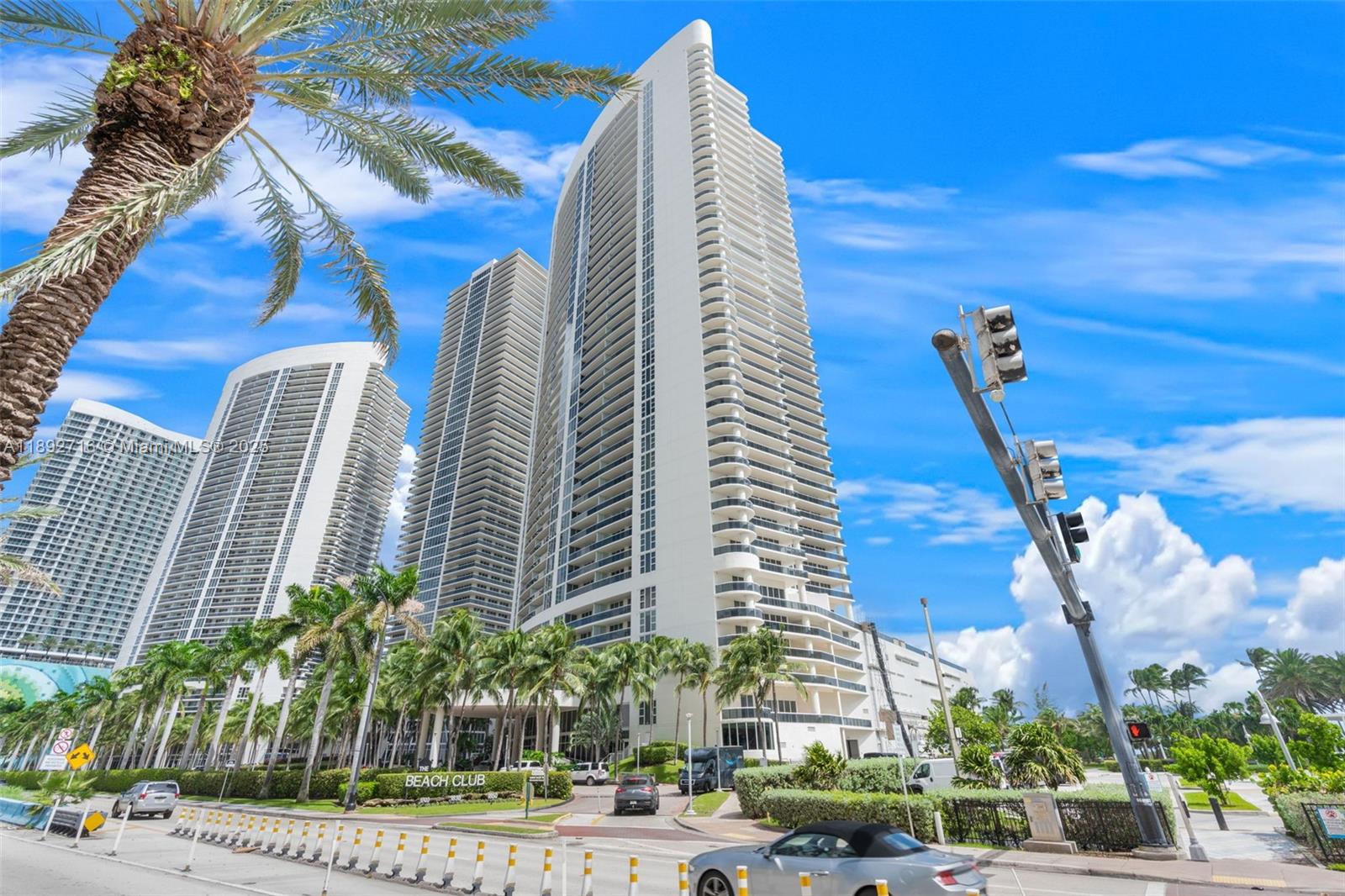 803 3 / 3 1841 sq. ft. $ 2025-10-08 0 foto