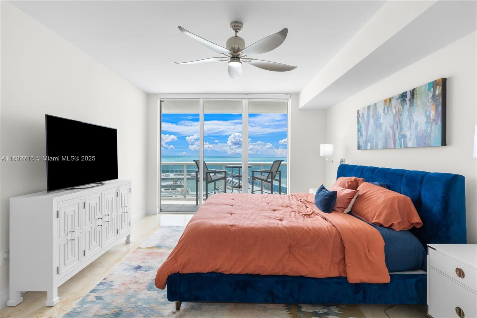 803 3 / 3 1841 sq. ft. $ 2025-10-08 0 foto