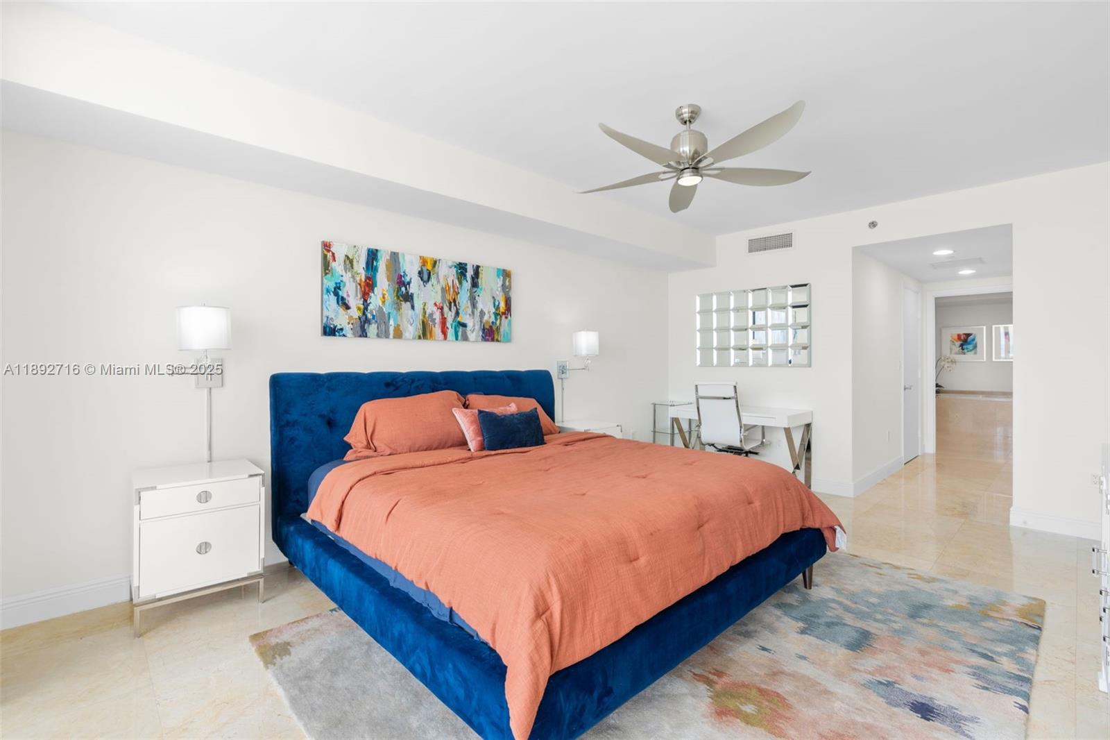 803 3 / 3 1841 sq. ft. $ 2025-10-08 0 foto