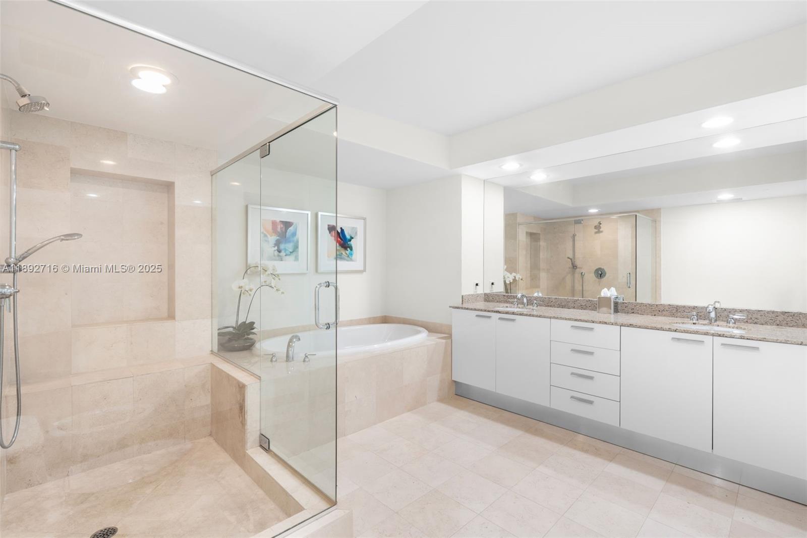 803 3 / 3 1841 sq. ft. $ 2025-10-08 0 foto