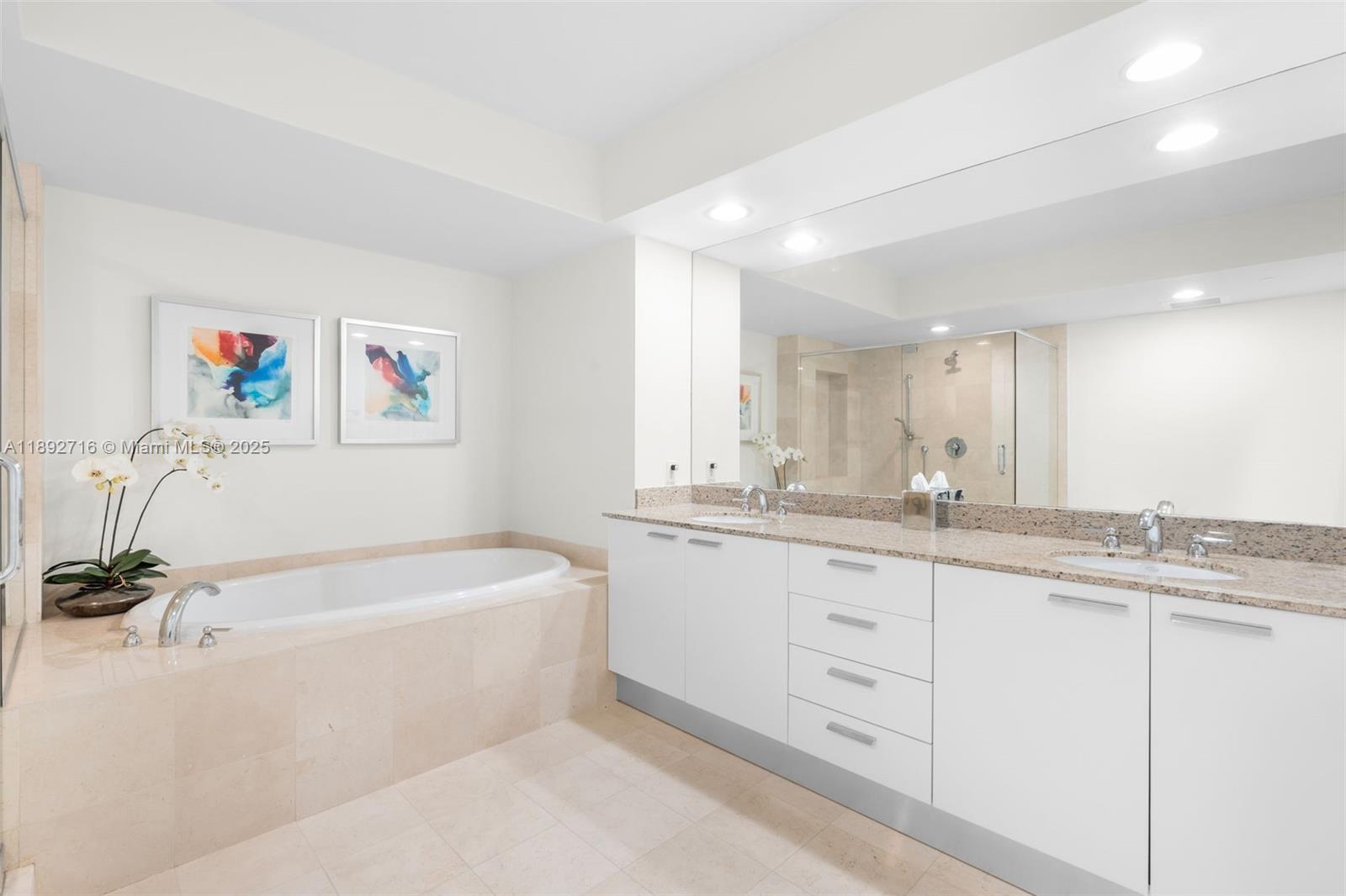 803 3 / 3 1841 sq. ft. $ 2025-10-08 0 foto