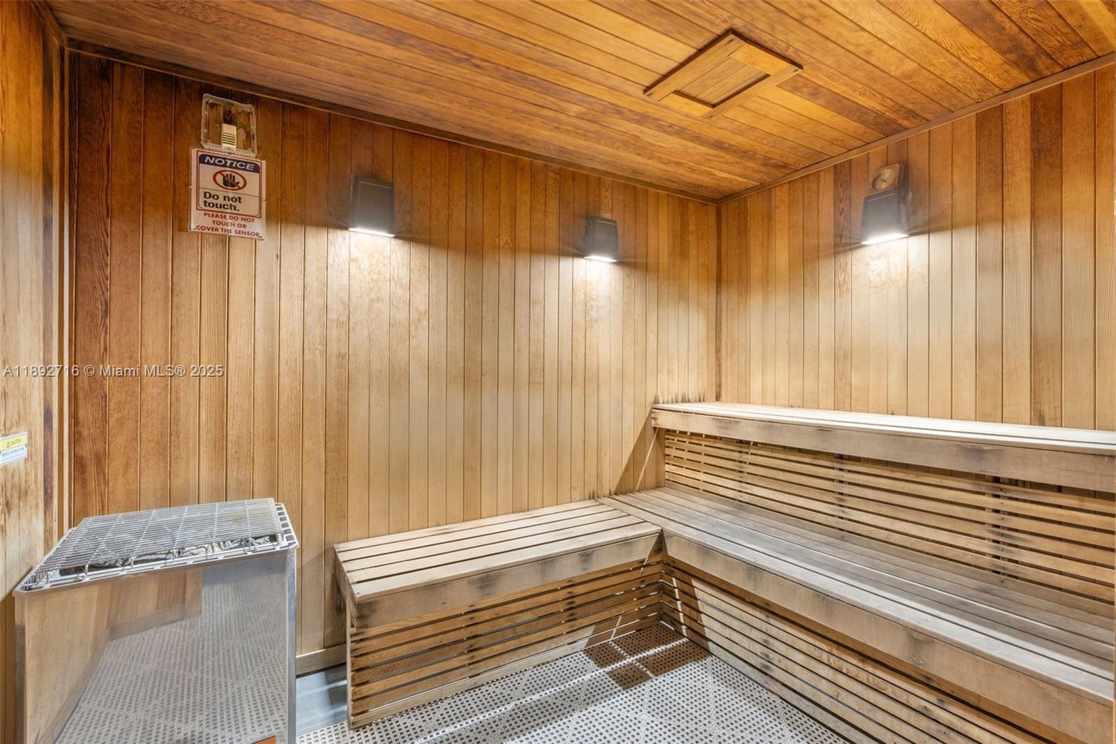 See details 803 3 / 3 1841 sq. ft. $ 2025-10-08 0 Photo
