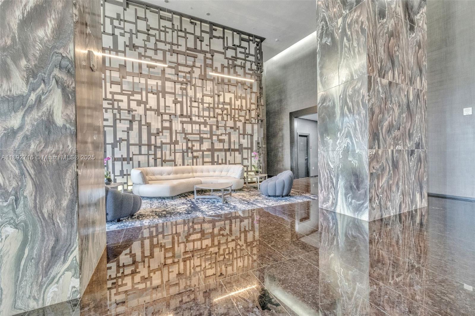See details 803 3 / 3 1841 sq. ft. $ 2025-10-08 0 Photo