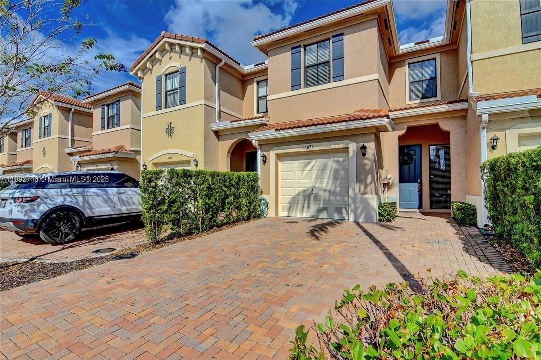 1071 3 / 3 1420 sq. ft. $ 2025-10-08 0 foto