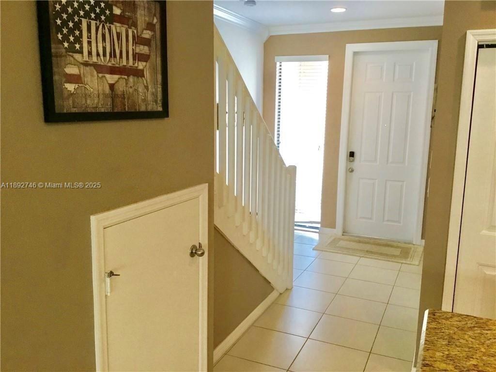 1071 3 / 3 1420 sq. ft. $ 2025-10-08 0 foto