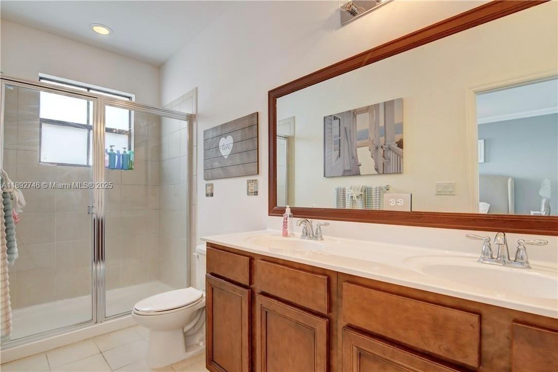 1071 3 / 3 1420 sq. ft. $ 2025-10-08 0 foto