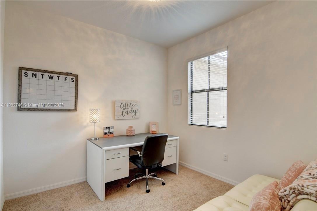 1071 3 / 3 1420 sq. ft. $ 2025-10-08 0 foto