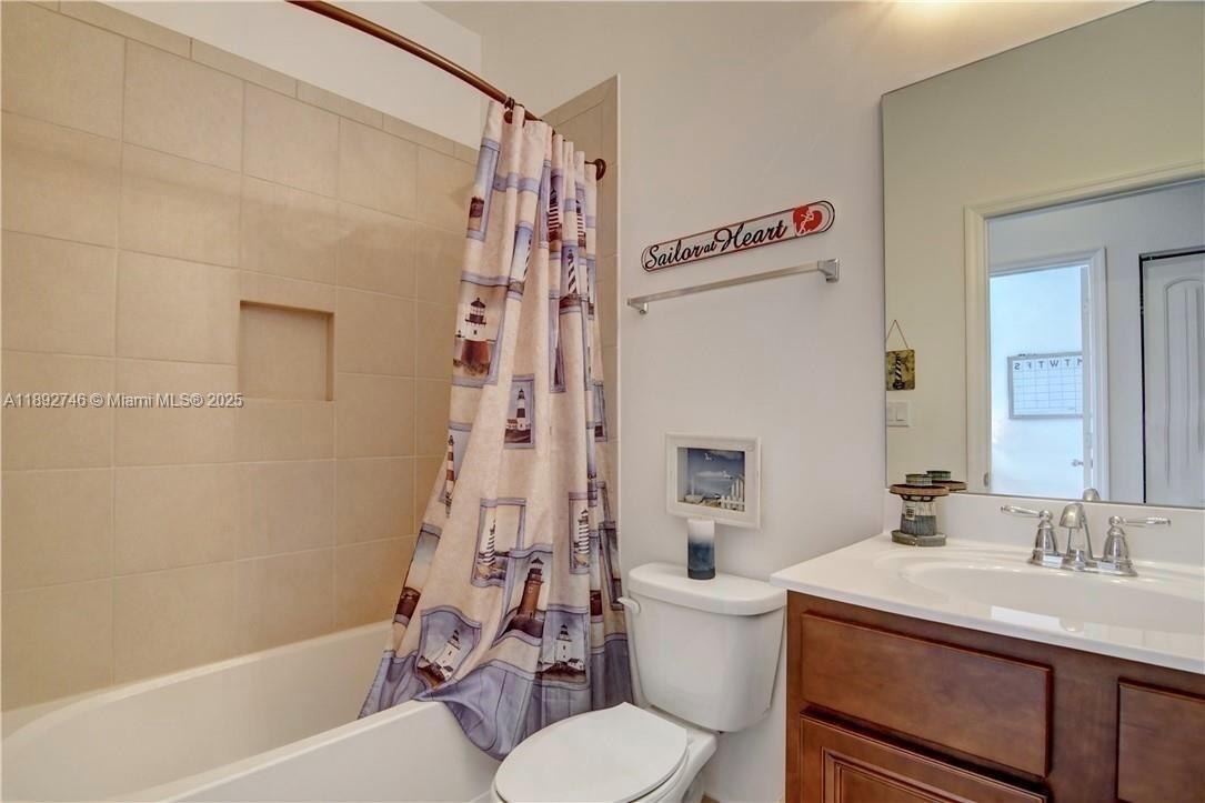 1071 3 / 3 1420 sq. ft. $ 2025-10-08 0 foto