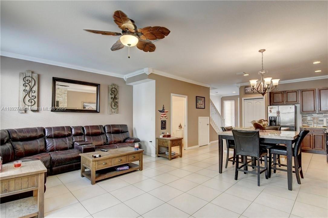 1071 3 / 3 1420 sq. ft. $ 2025-10-08 0 foto