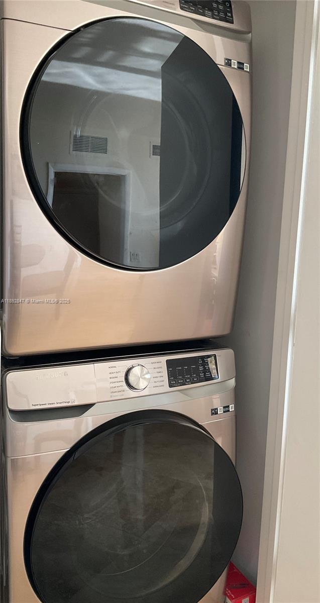 See details 2707 3 / 3 1571 sq. ft. $ 2025-10-08 0 Photo