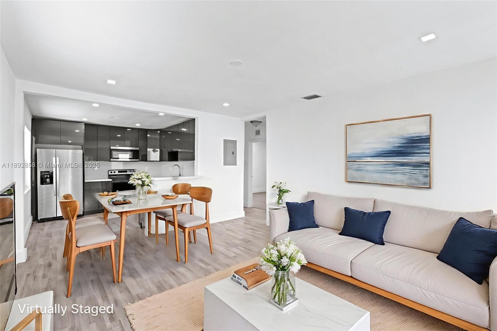 See details / 2294 sq. ft. $ 2025-10-08 0 Photo
