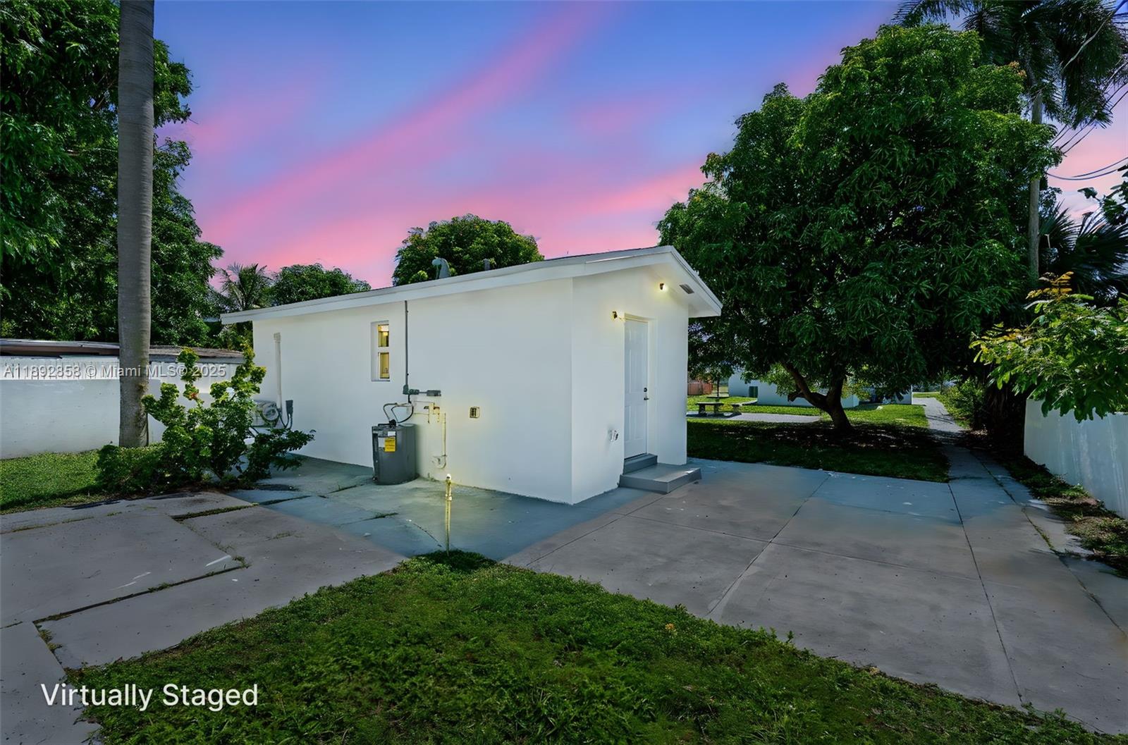 See details / 2294 sq. ft. $ 2025-10-08 0 Photo