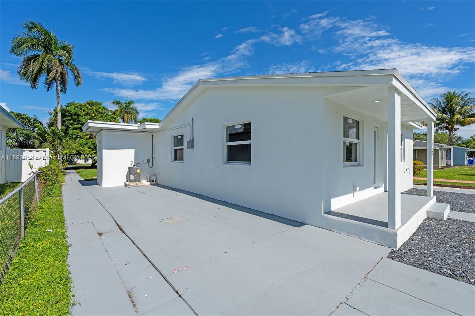 See details / 2294 sq. ft. $ 2025-10-08 0 Photo